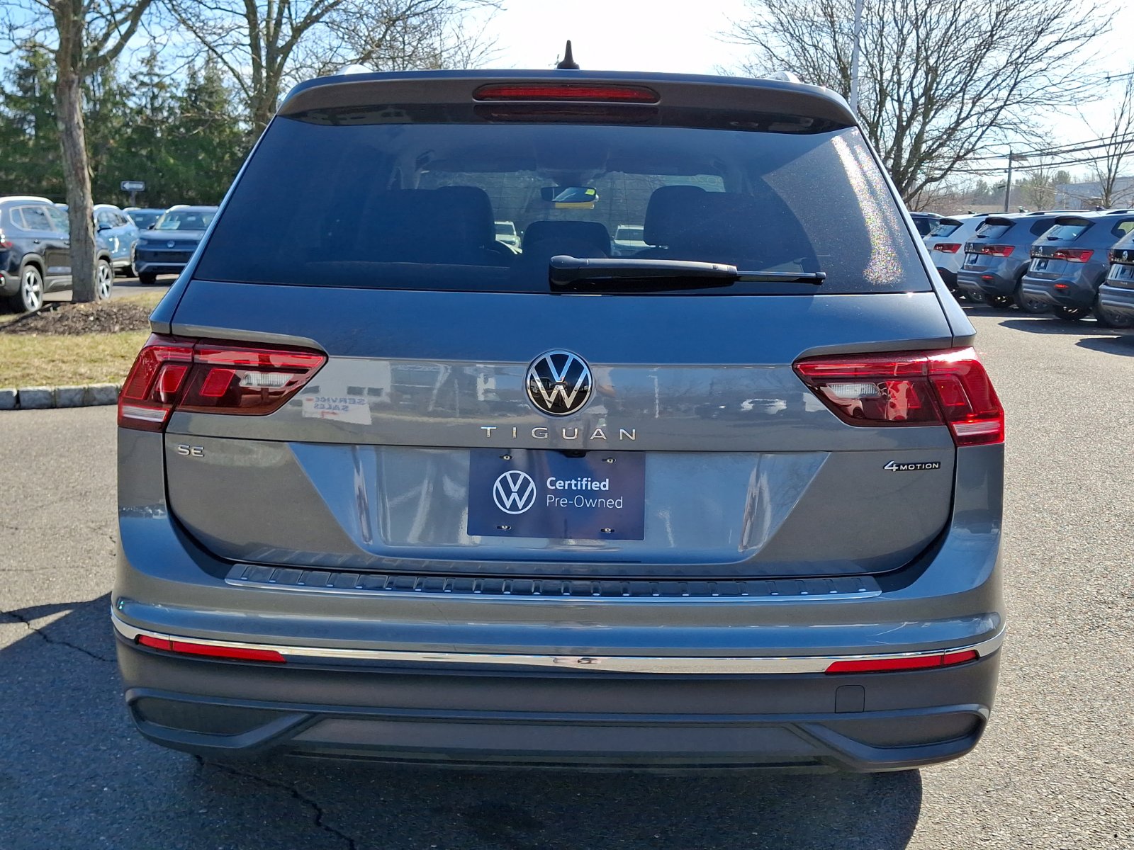 Certified 2024 Volkswagen Tiguan SE image 5