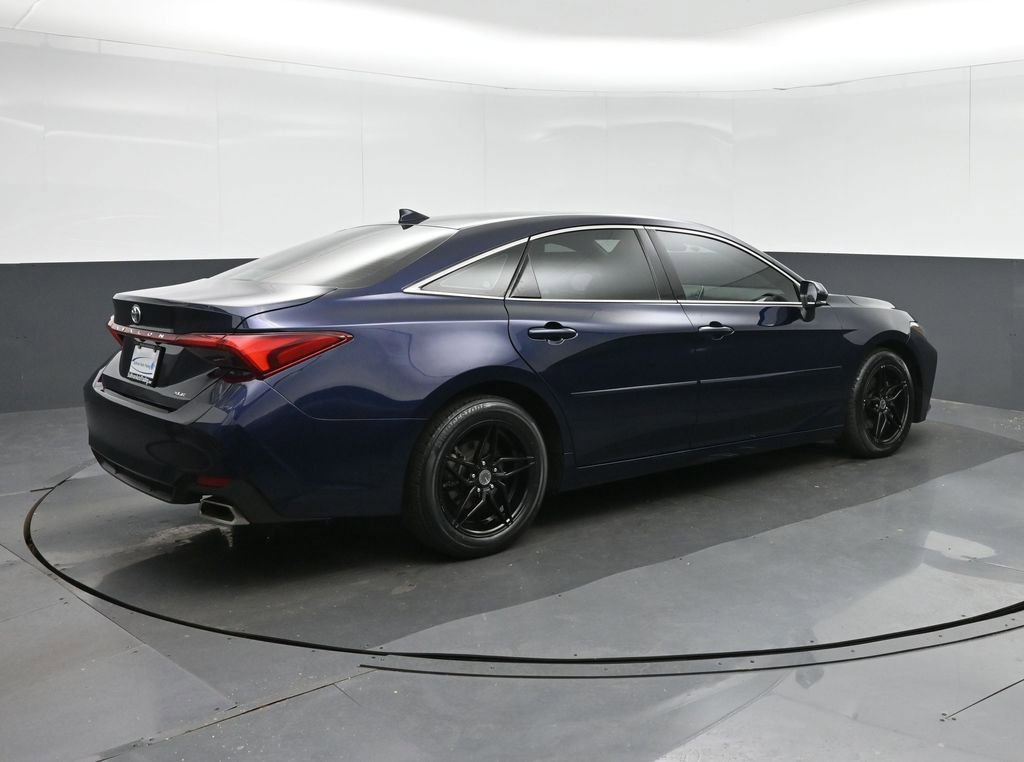 Used 2022 Toyota Avalon XLE w/ Moonroof Package image 7