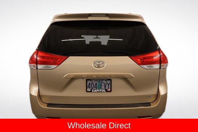 Used 2011 Toyota Sienna LE FWD image 3