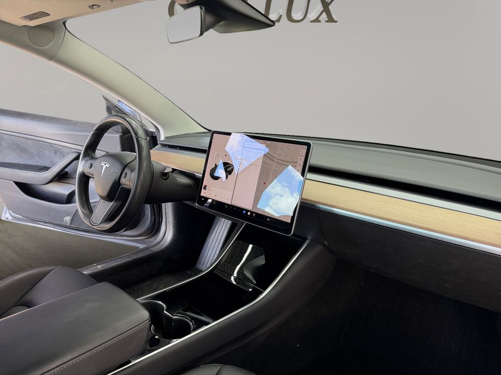 Used 2019 Tesla Model 3 Standard Range Plus image 16