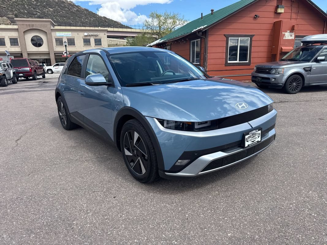 Used 2025 Hyundai Ioniq 5 SE AWD/4WD image 3
