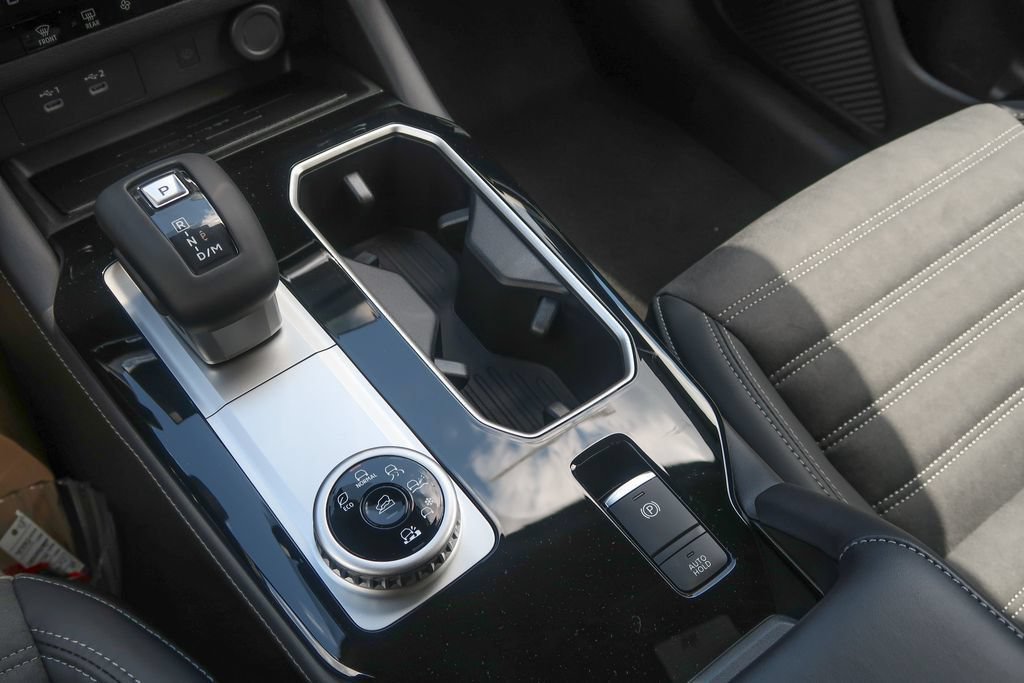 New 2026 Mitsubishi Outlander LE AWD/4WD image 35