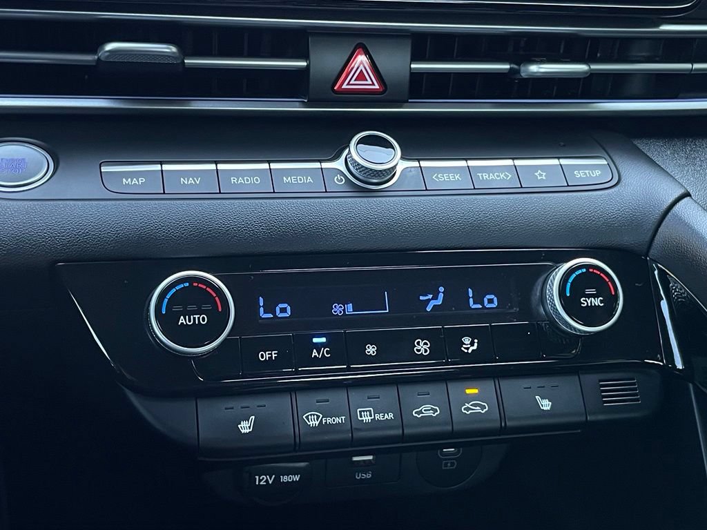 Used 2025 Hyundai Elantra SEL FWD image 18