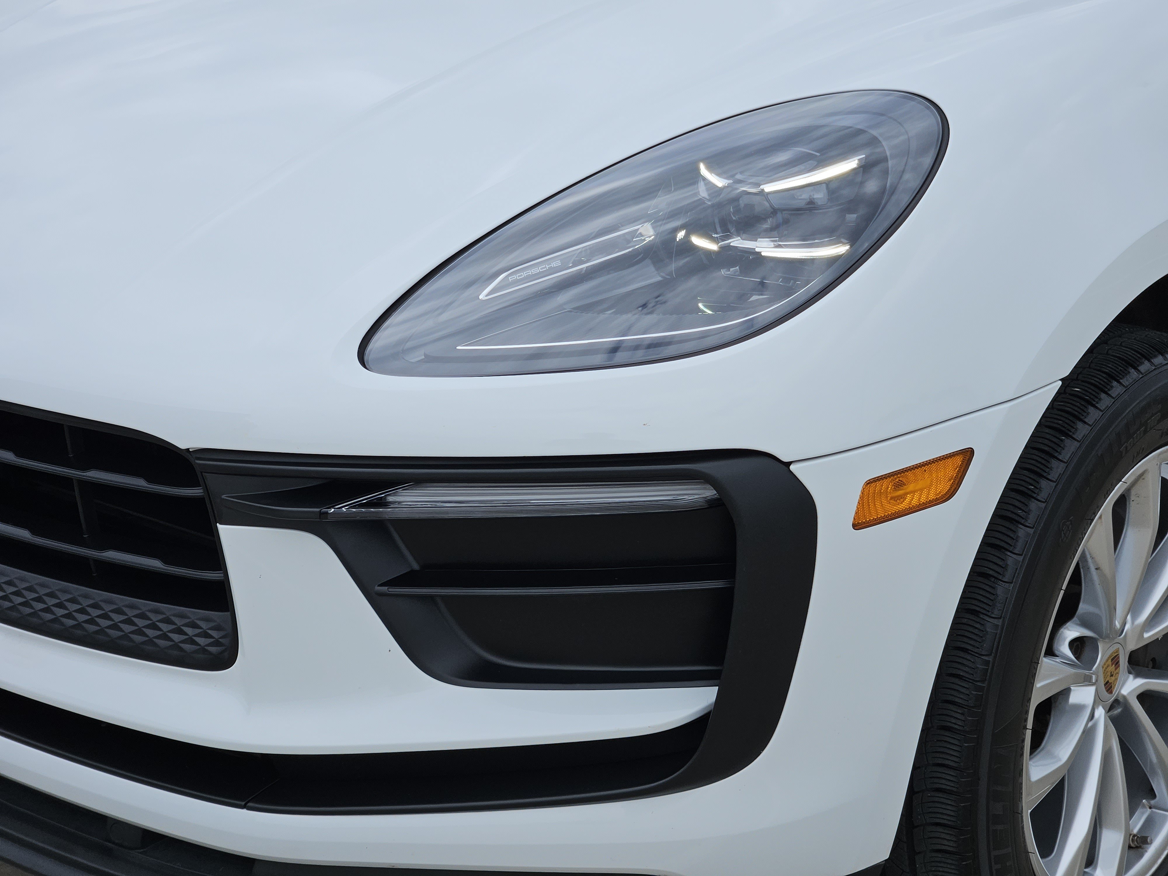 Certified 2023 Porsche Macan Turbo AWD/4WD image 12