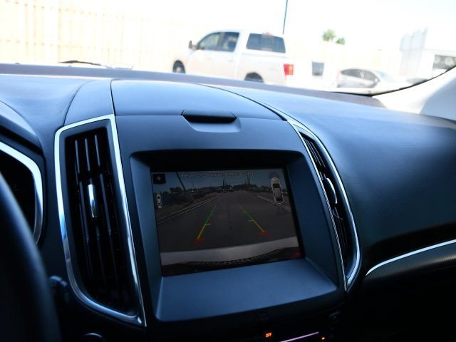 Used 2018 Ford Edge Titanium w/ Equipment Group 302A AWD/4WD image 20