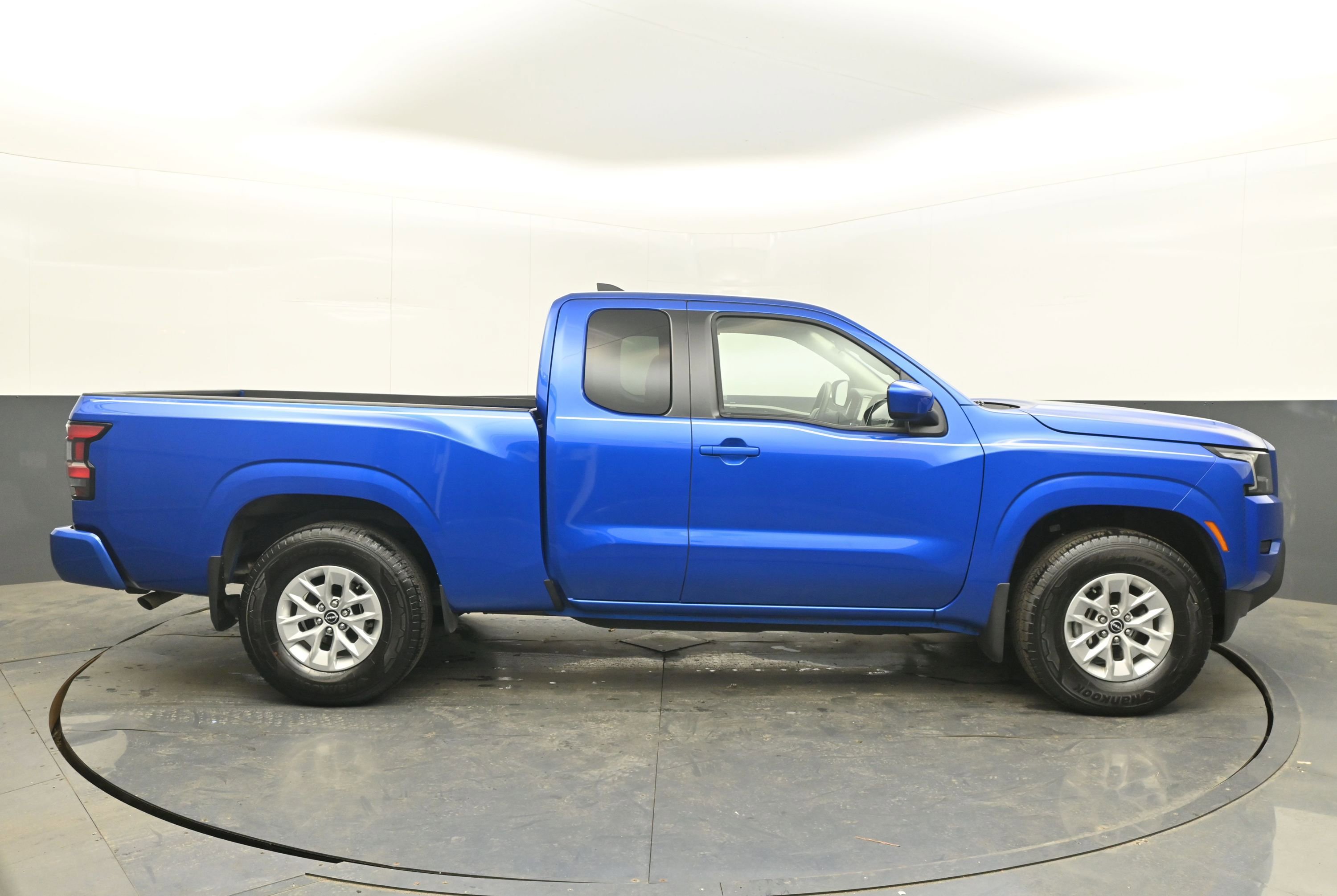 Certified 2024 Nissan Frontier SV image 8