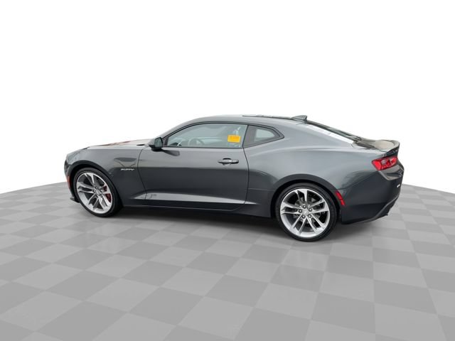 Used 2017 Chevrolet Camaro LT RWD image 5