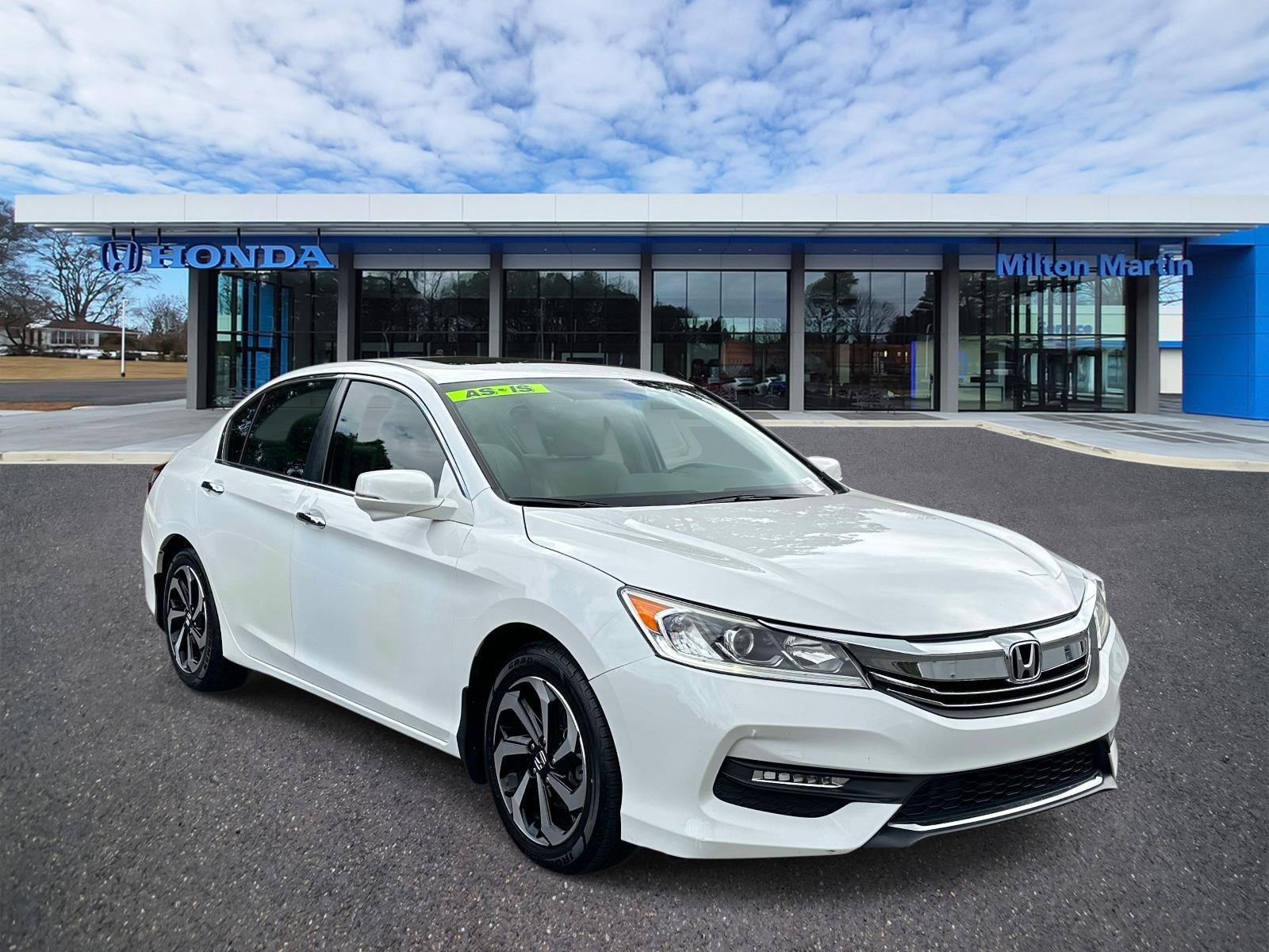 Used 2017 Honda Accord EX image 1
