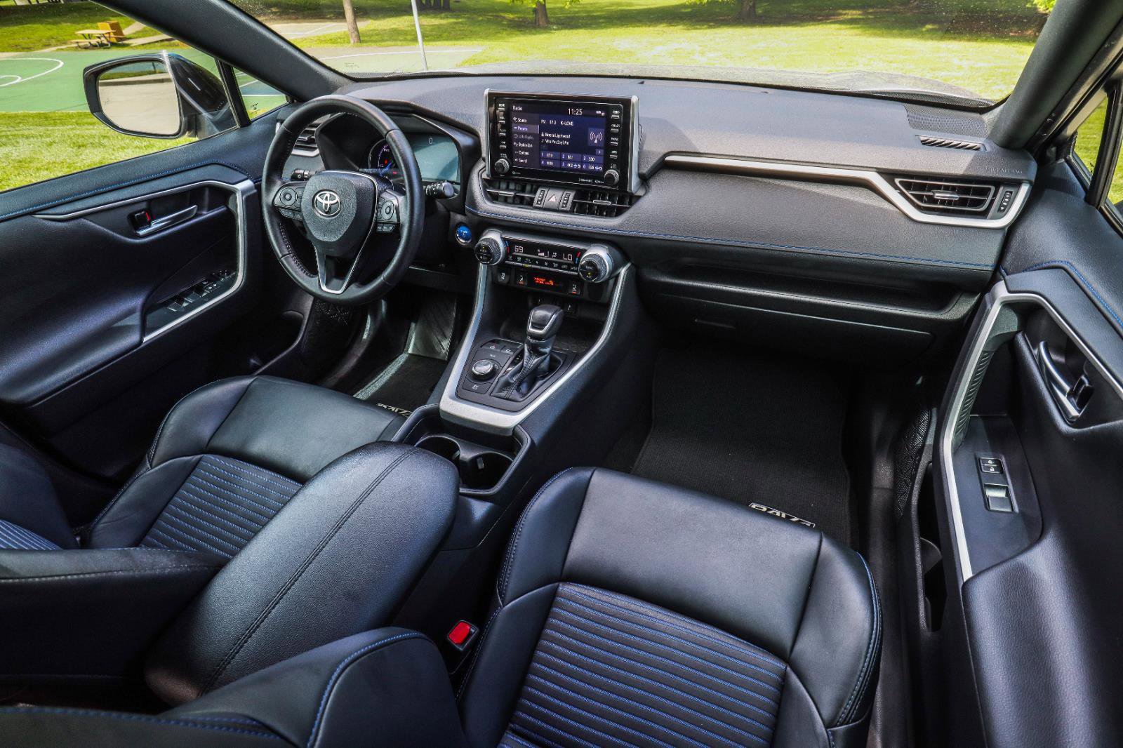 Used 2021 Toyota RAV4 XSE AWD/4WD image 32