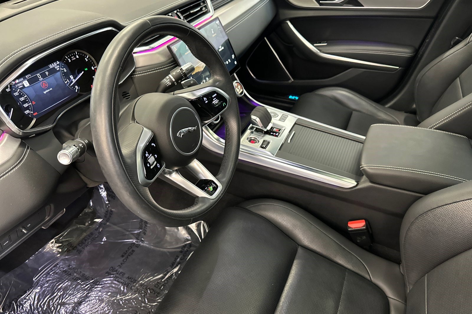 Used 2022 Jaguar XF R-Dynamic SE image 5