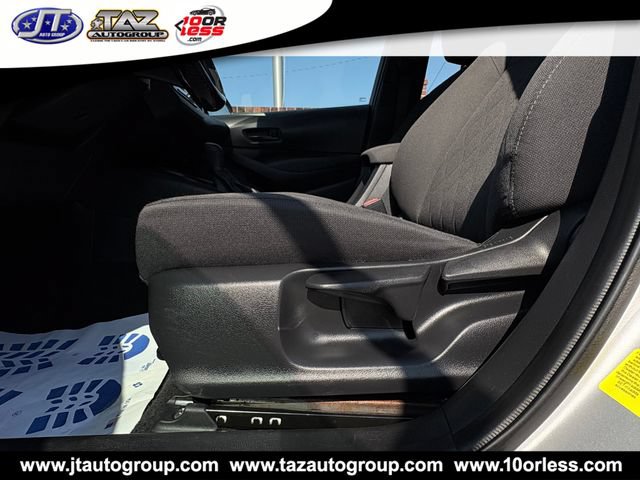 Used 2024 Toyota Corolla LE w/ LE Convenience Package FWD image 11