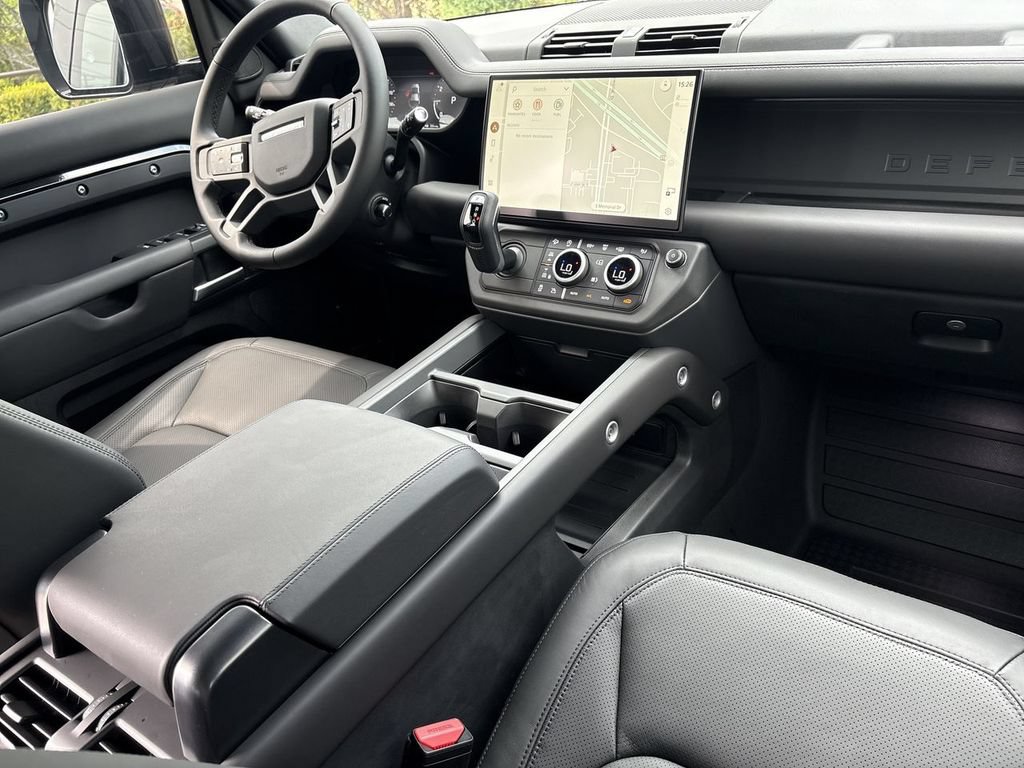 New 2026 Land Rover Defender 110 X-Dynamic SE AWD/4WD image 14