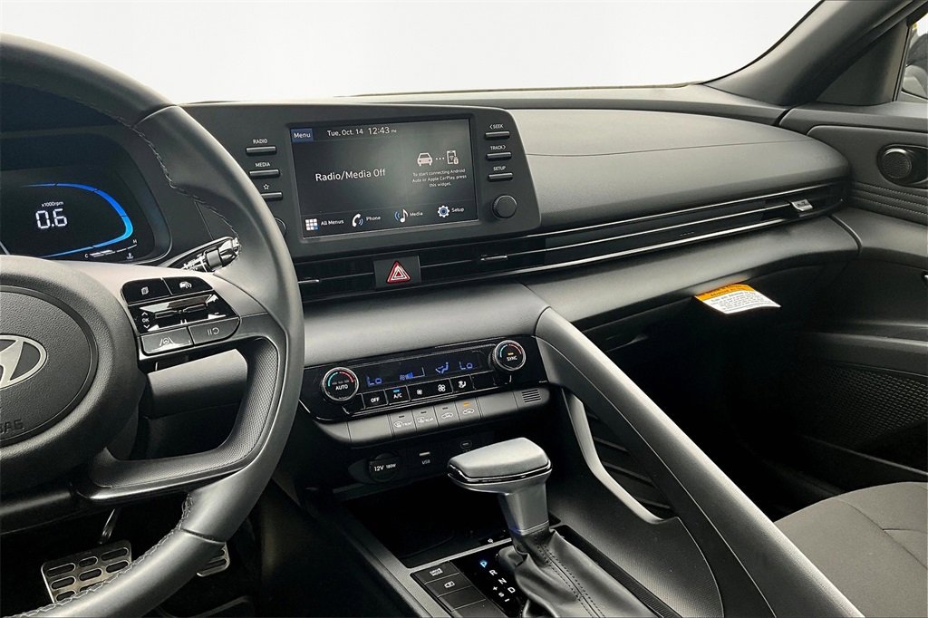 Certified 2025 Hyundai Elantra Sport image 6
