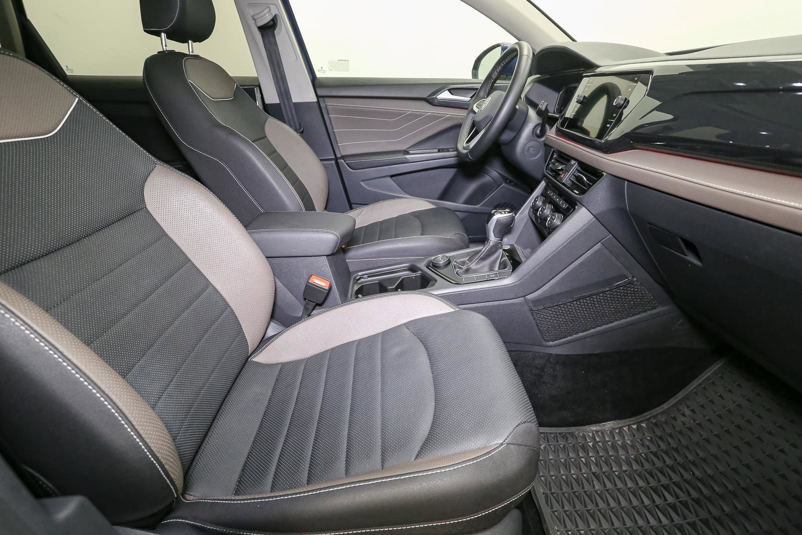 Certified 2024 Volkswagen Taos SEL image 19