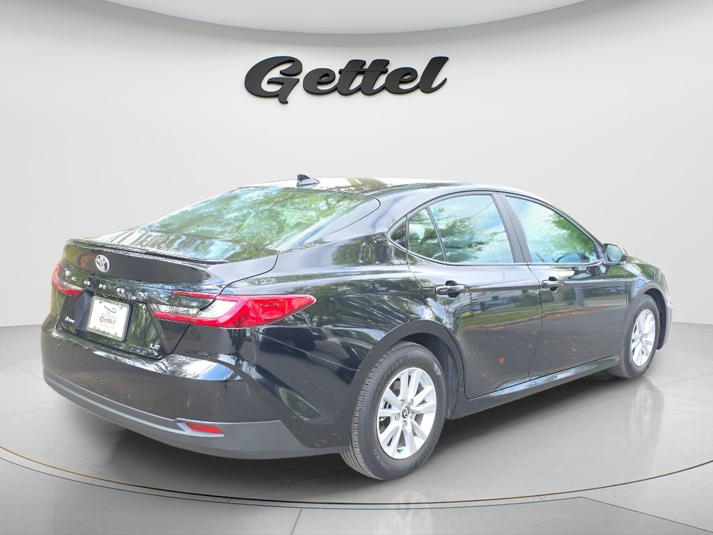 Used 2025 Toyota Camry LE w/ Convenience Package image 4