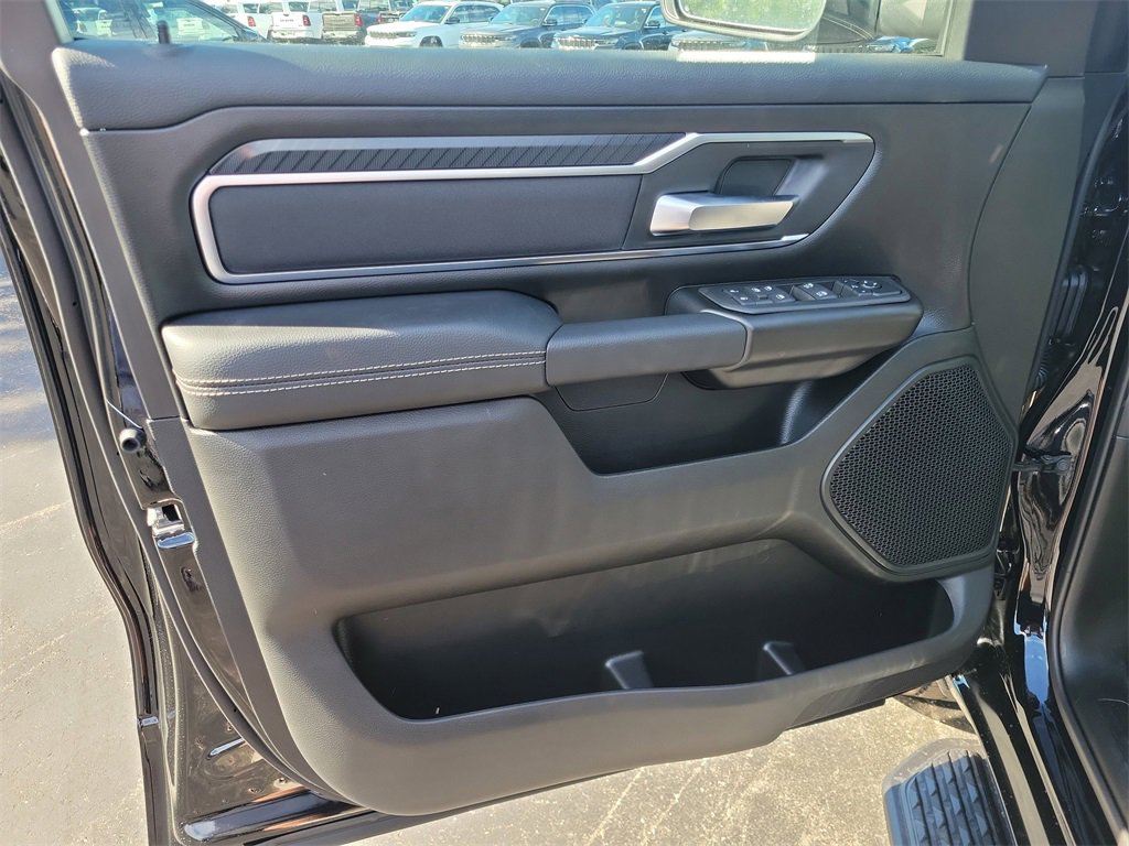 New 2026 RAM 1500 4x4 Crew Cab image 17