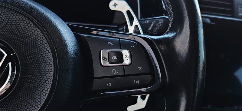 Used 2018 Volkswagen Golf R 4-Door image 12