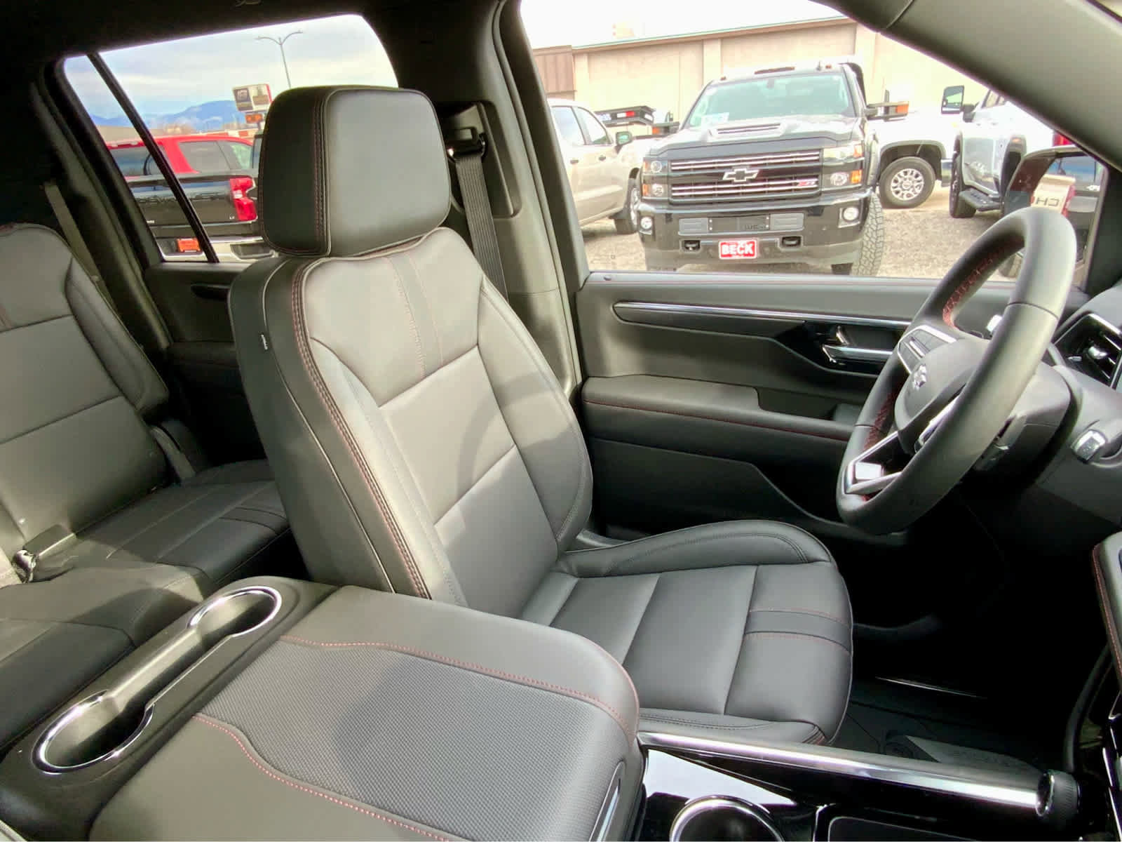 New 2026 Chevrolet Suburban RST image 30