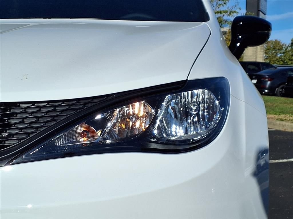 New 2026 Chrysler Voyager LX image 21