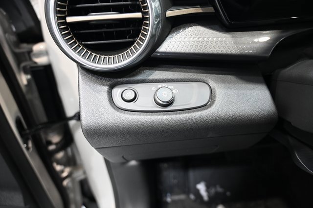 New 2026 Chevrolet Trax ACTIV w/ Sunroof Package image 24