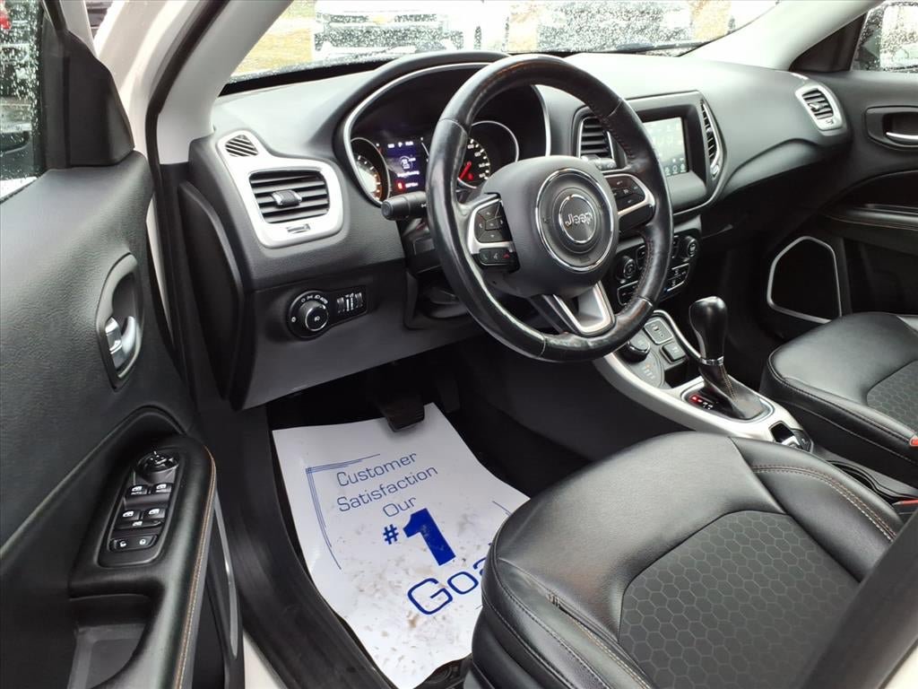 Used 2019 Jeep Compass Latitude w/ Cold Weather Group AWD/4WD image 15