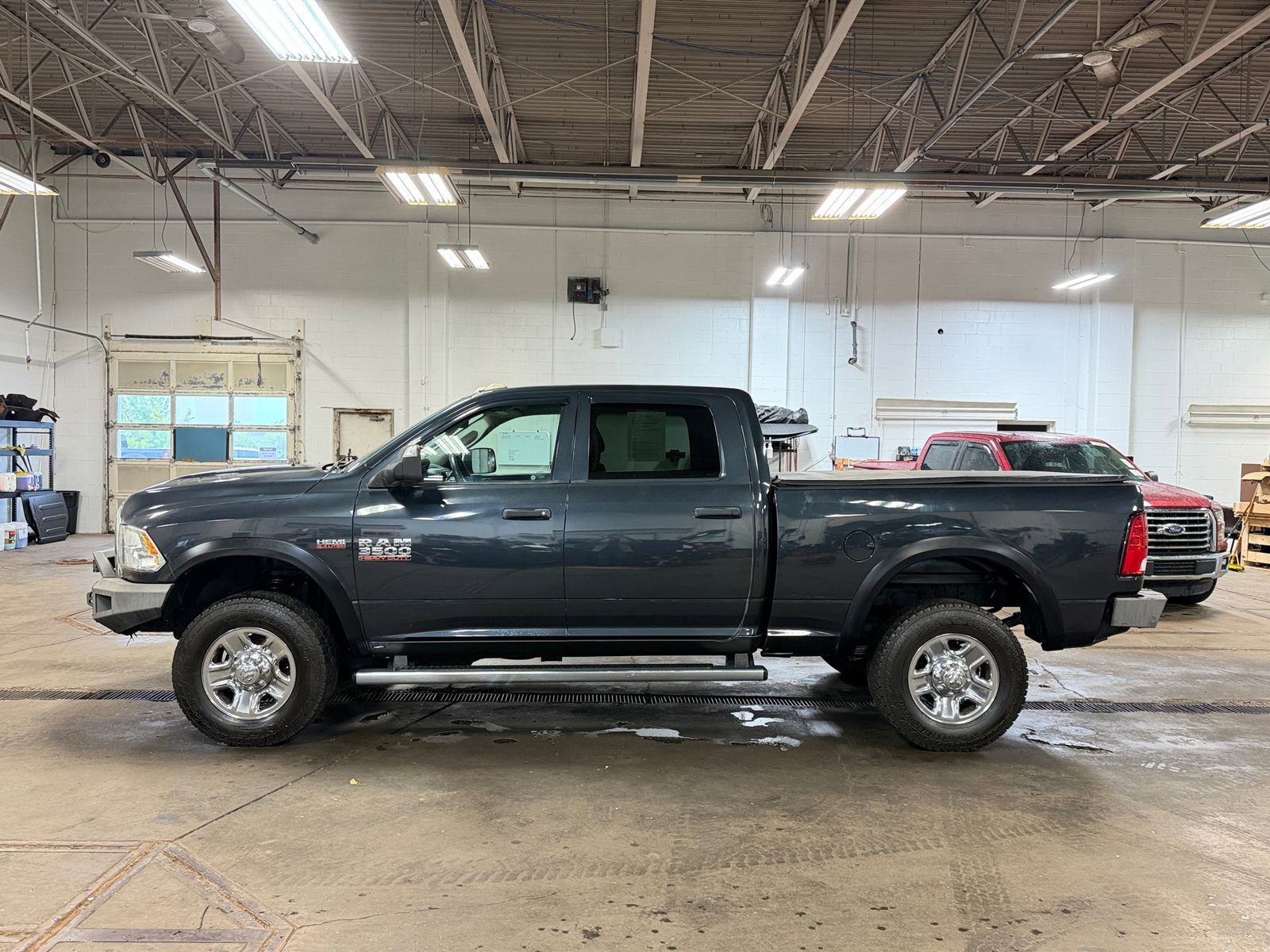 Used 2015 RAM 3500 Tradesman w/ Chrome Appearance Group AWD/4WD image 2