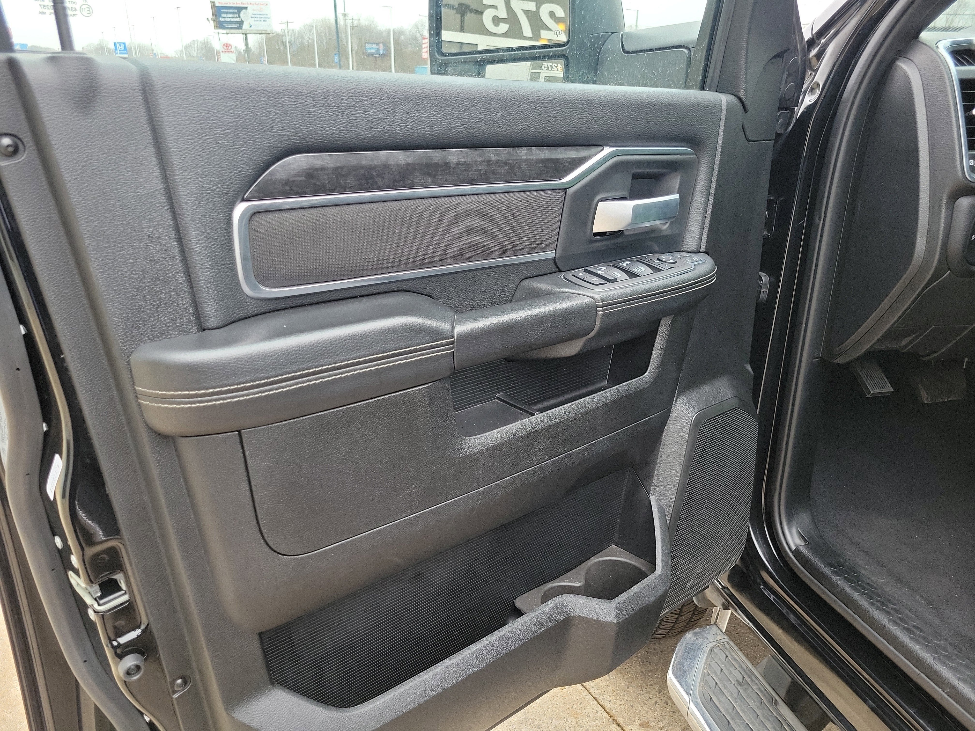 Used 2024 RAM 2500 Big Horn w/ Bed Utility Group image 6