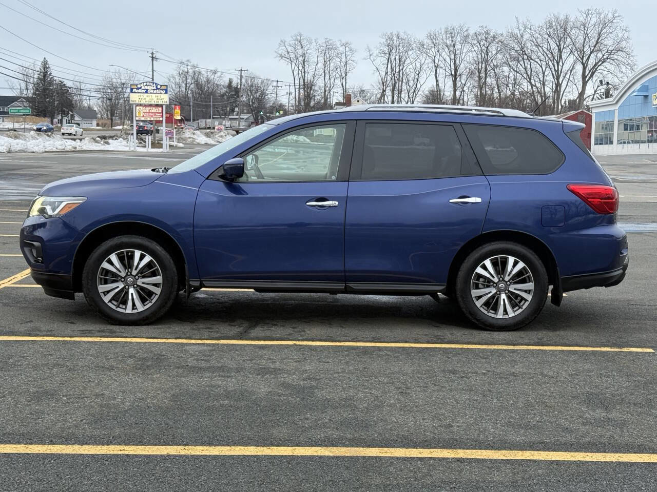 Used 2017 Nissan Pathfinder SL w/ SL Premium Package image 8