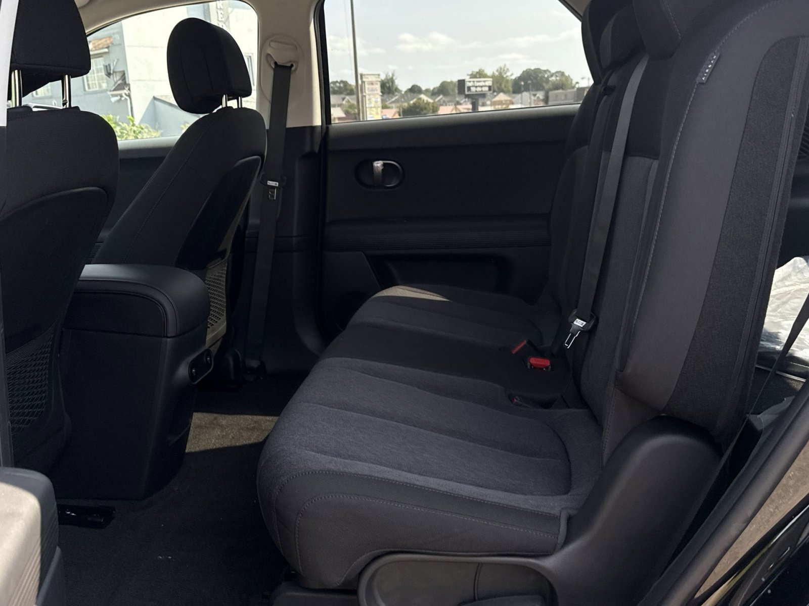 New 2025 Hyundai Ioniq 5 SE image 24