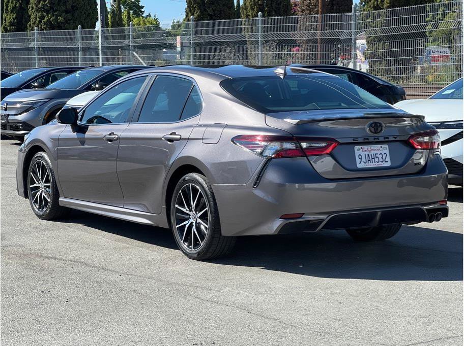 Used 2024 Toyota Camry SE FWD image 6