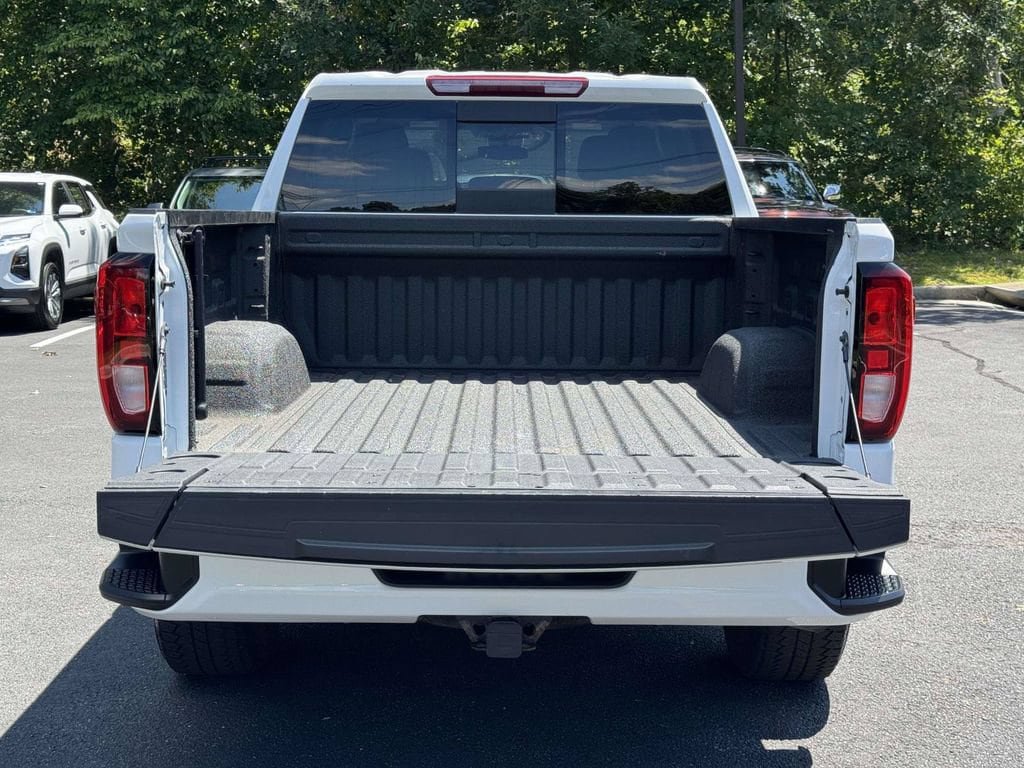 Used 2023 GMC Sierra 1500 Elevation w/ Preferred Package AWD/4WD image 17