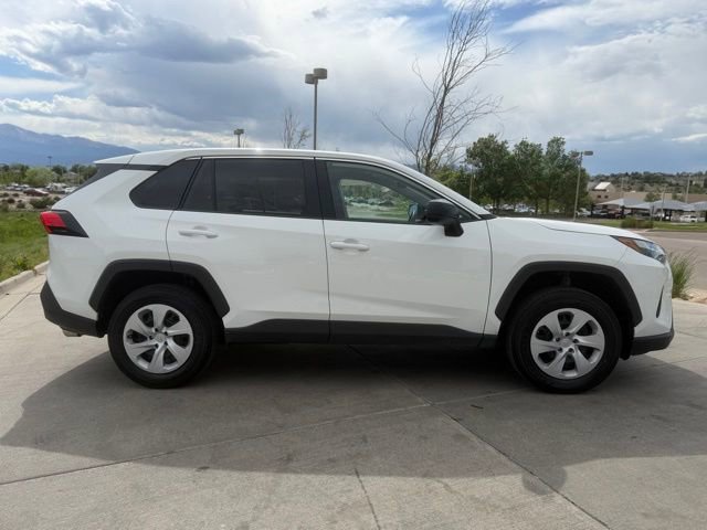 Used 2024 Toyota RAV4 LE AWD/4WD image 9