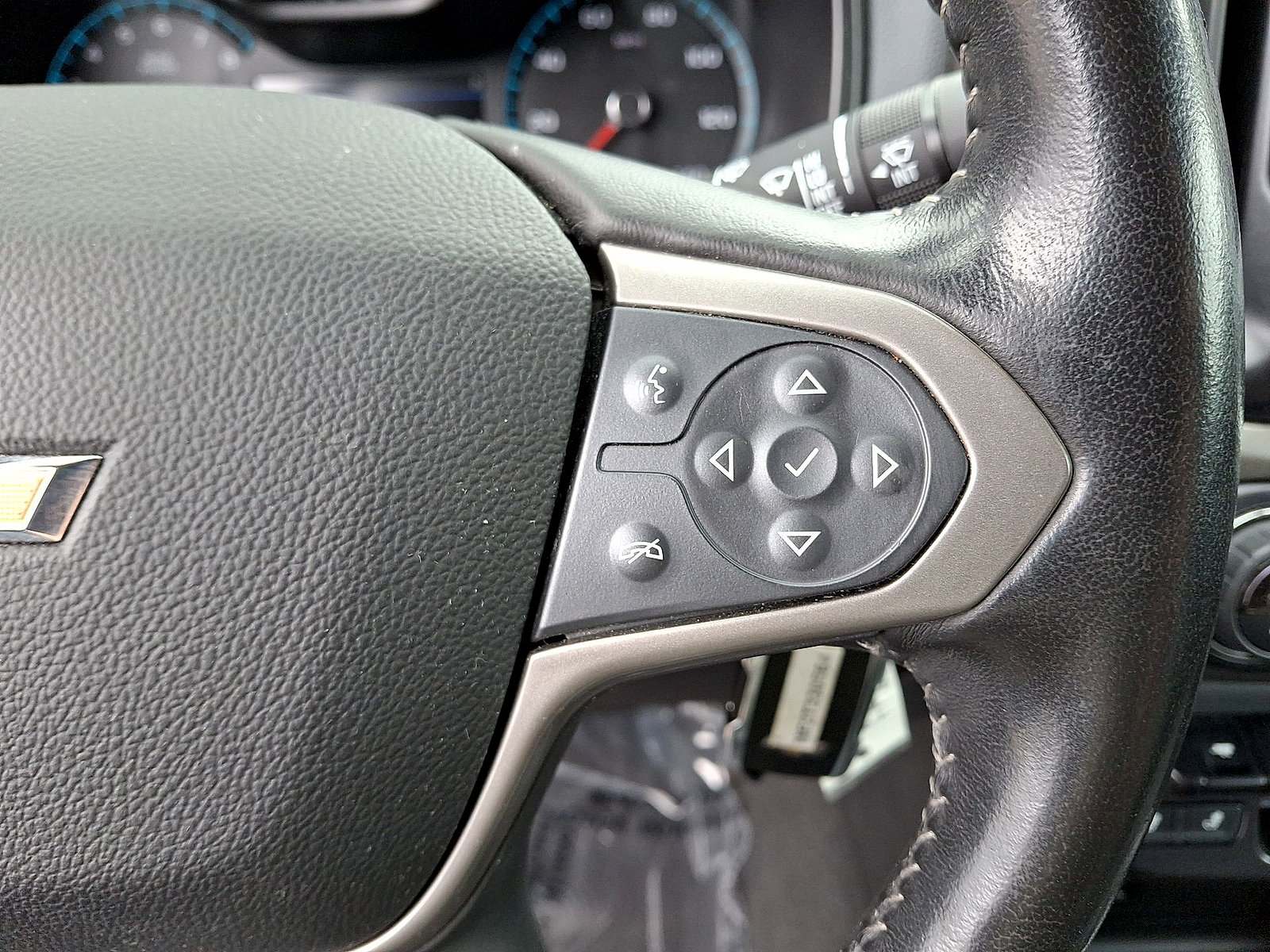 Used 2022 Chevrolet Colorado Z71 AWD/4WD image 18