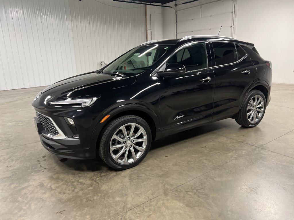 Certified 2025 Buick Encore GX Avenir w/ Avenir Technology Package AWD/4WD image 5