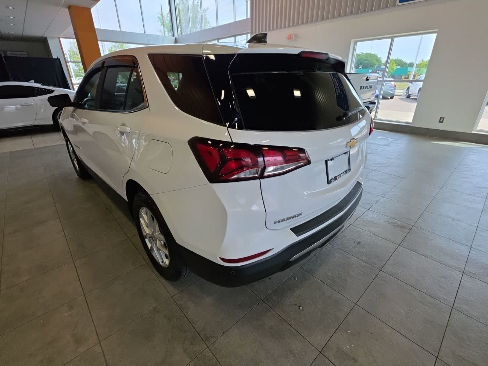 Used 2022 Chevrolet Equinox LT FWD image 11