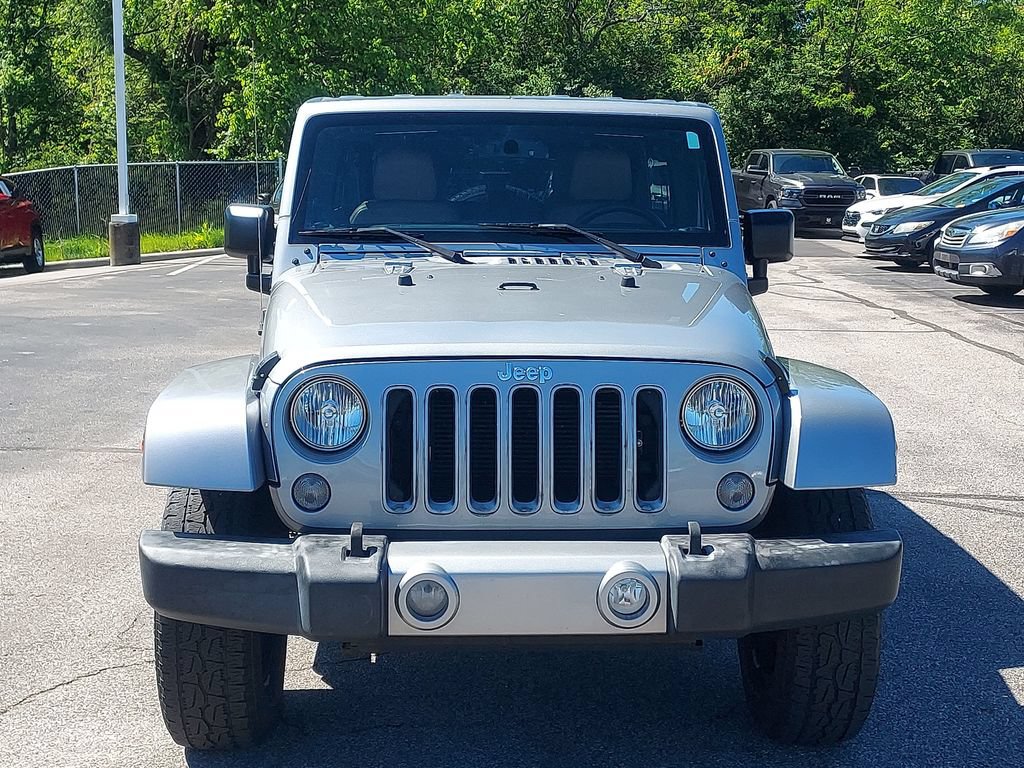 Used 2016 Jeep Wrangler Unlimited Sahara w/ Connectivity Group AWD/4WD image 2