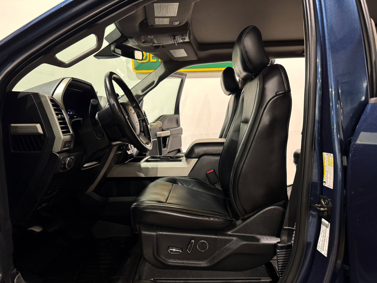 Used 2017 Ford F250 Lariat w/ Lariat Ultimate Package image 15