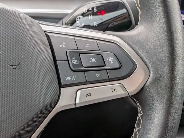 Used 2025 Volkswagen Tiguan SE FWD image 27