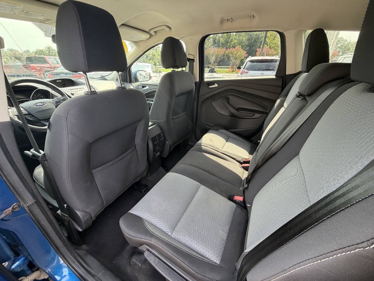 Used 2017 Ford Escape SE AWD/4WD image 10