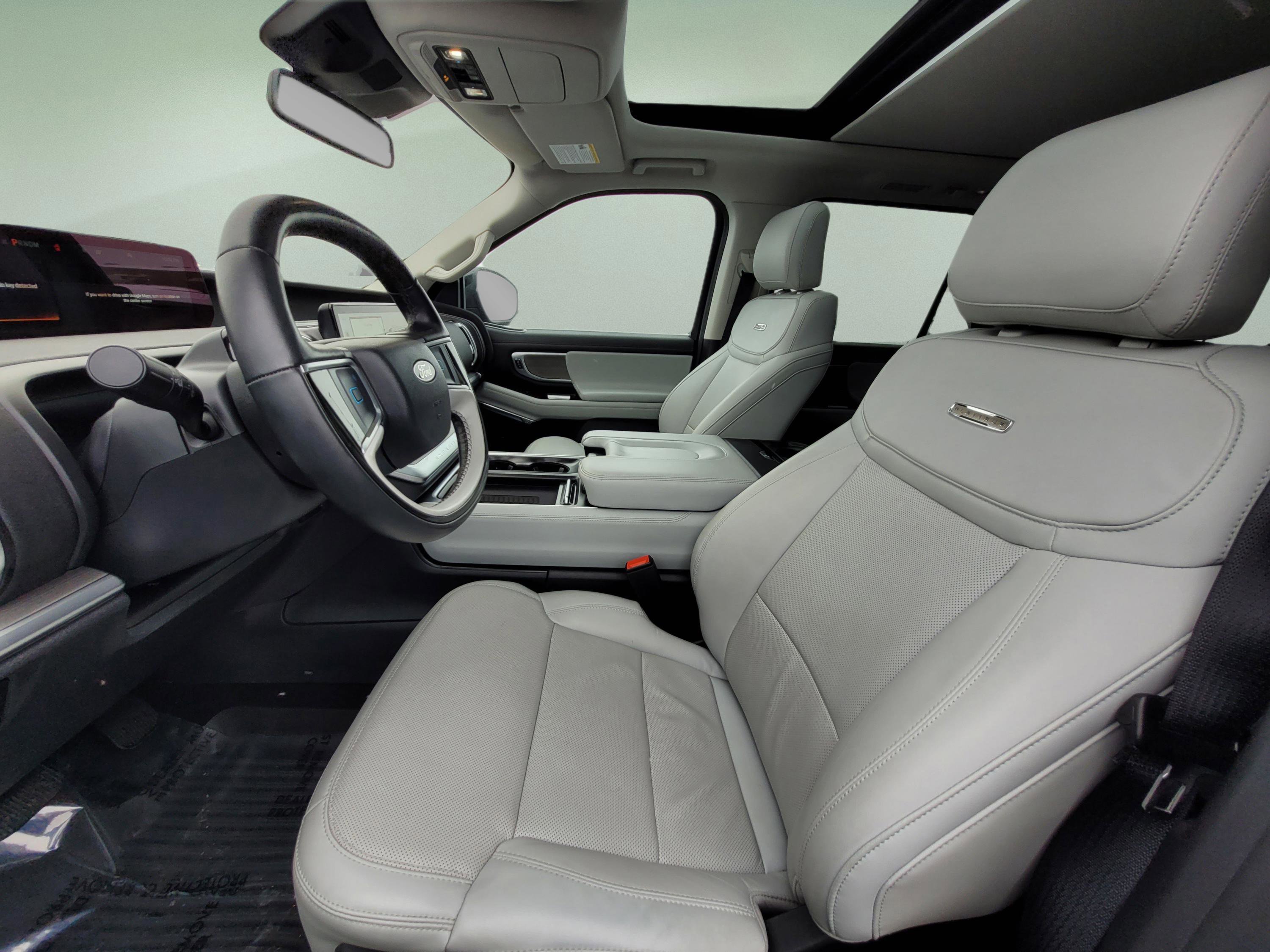 Used 2025 Ford Expedition Max Platinum image 28