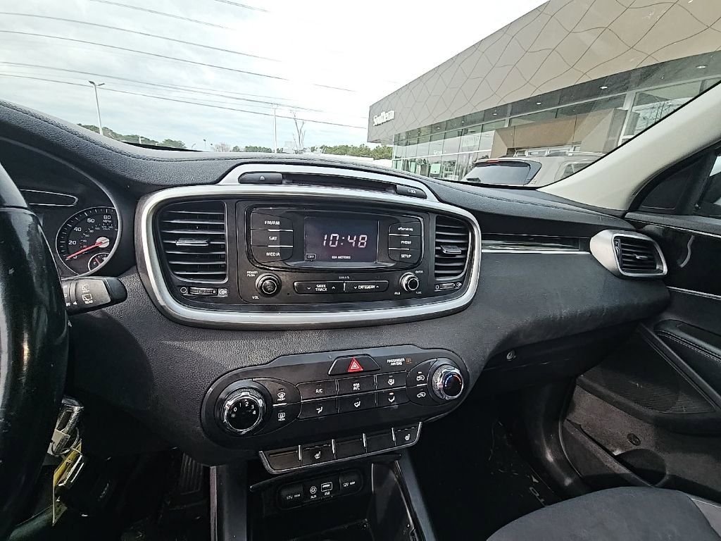 Used 2016 Kia Sorento LX w/ LX Convenience Package image 32