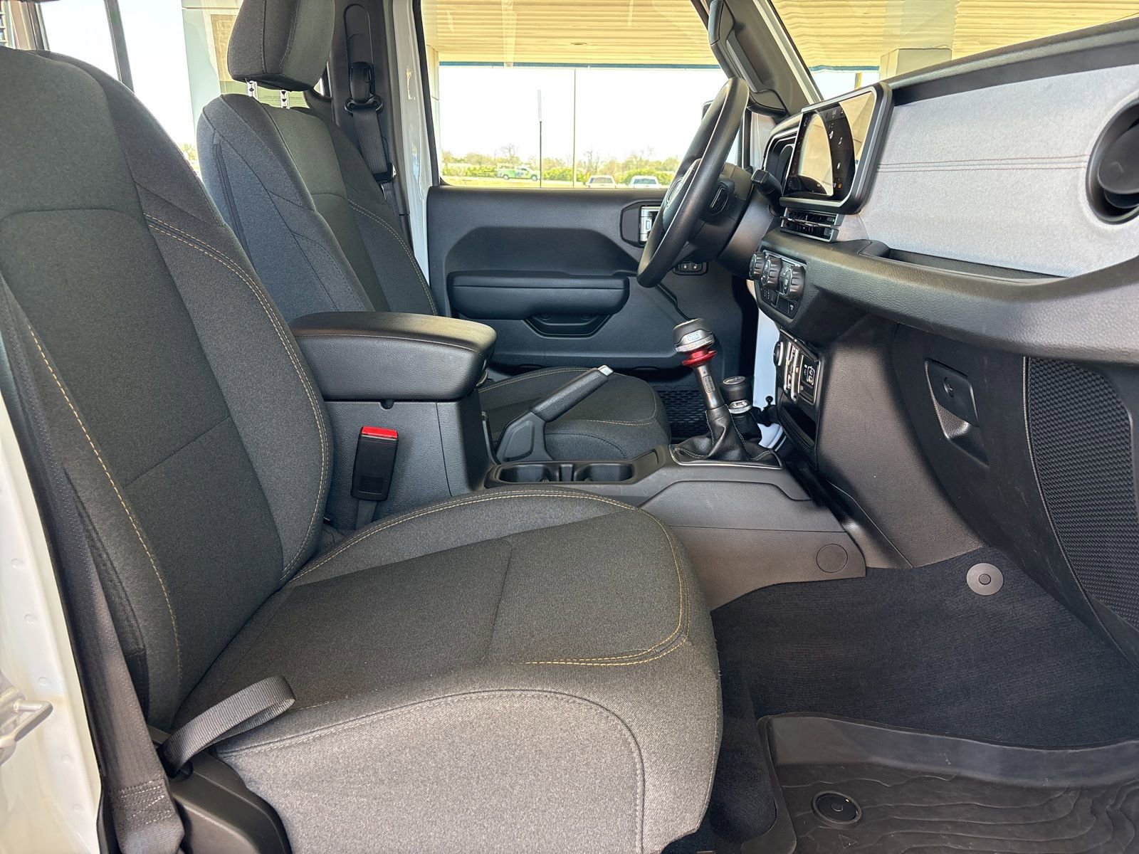 Used 2025 Jeep Wrangler Unlimited Sport AWD/4WD image 17