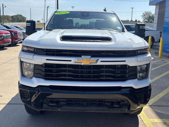 Used 2024 Chevrolet Silverado 2500 Custom w/ Custom Value Package AWD/4WD image 12