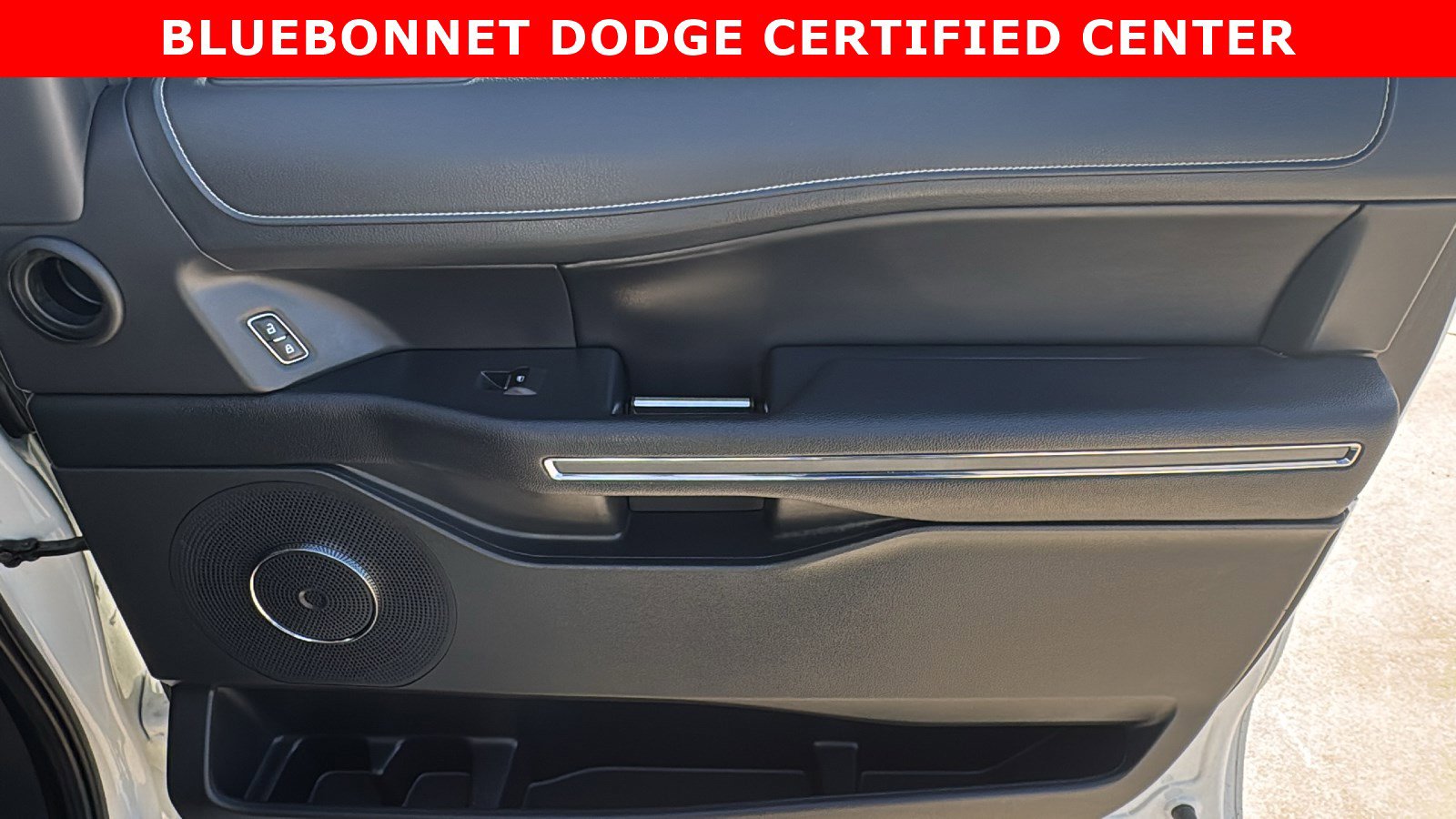 Used 2023 Ford Expedition XLT image 31