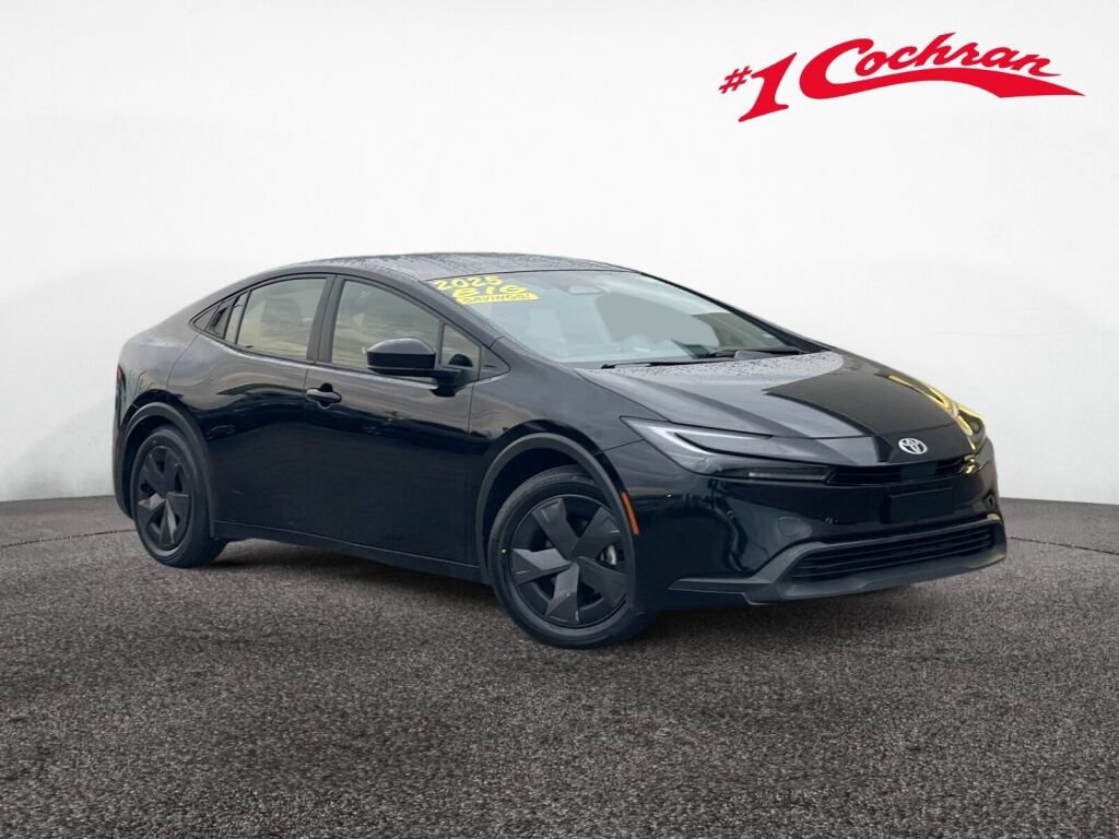 Used 2025 Toyota Prius LE FWD image 1