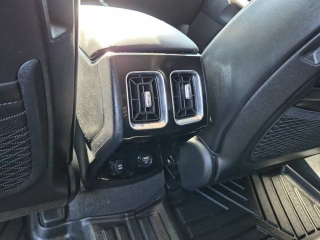 Used 2023 Kia Sorento SX AWD/4WD image 16