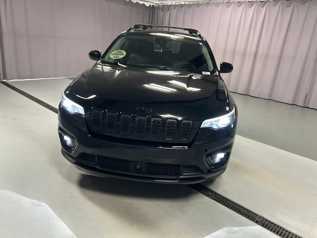 Used 2023 Jeep Cherokee Altitude Lux w/ Mopar Interior Package AWD/4WD image 2