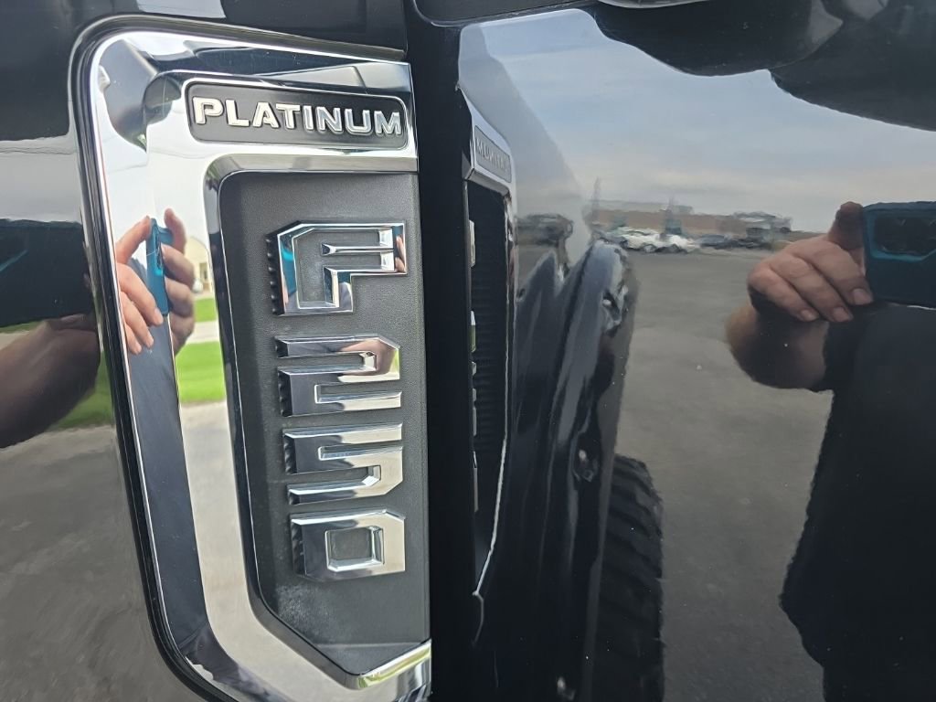 Used 2017 Ford F250 Platinum w/ Platinum Ultimate Package AWD/4WD image 11
