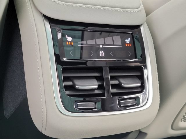 New 2026 Volvo XC90 B6 Ultra w/ Protection Package AWD/4WD image 16