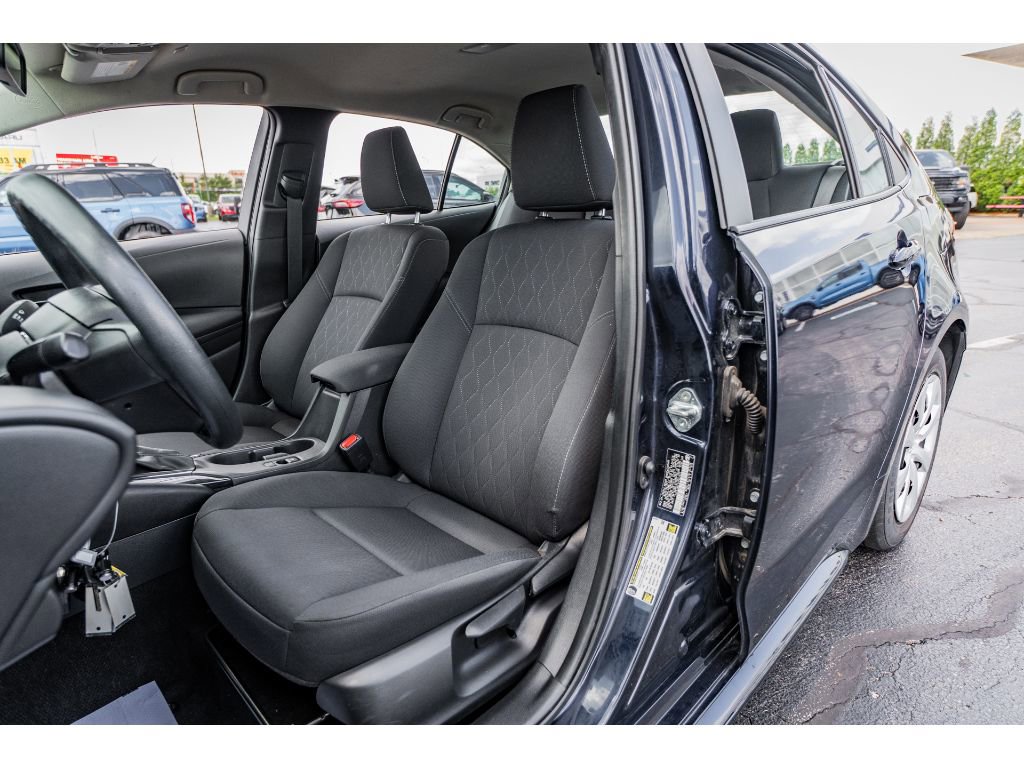 Used 2023 Toyota Corolla LE FWD image 8